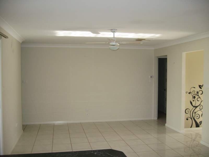 33 Blaxland Street, Parkes NSW 2870