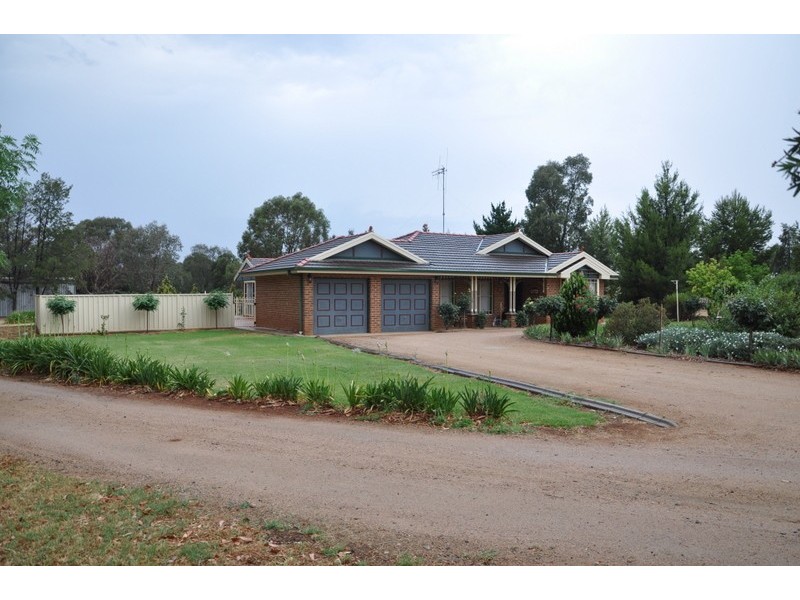 227 Nash Street, Parkes NSW 2870