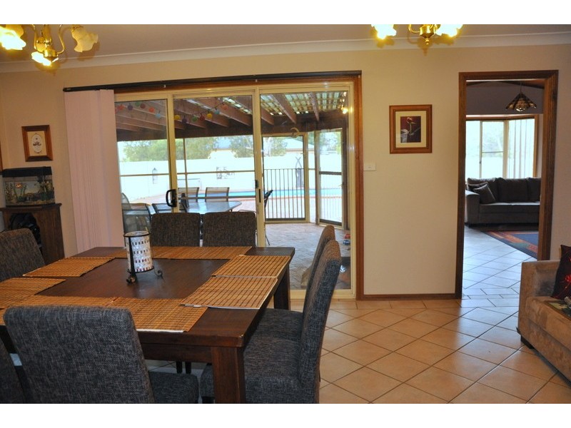 227 Nash Street, Parkes NSW 2870