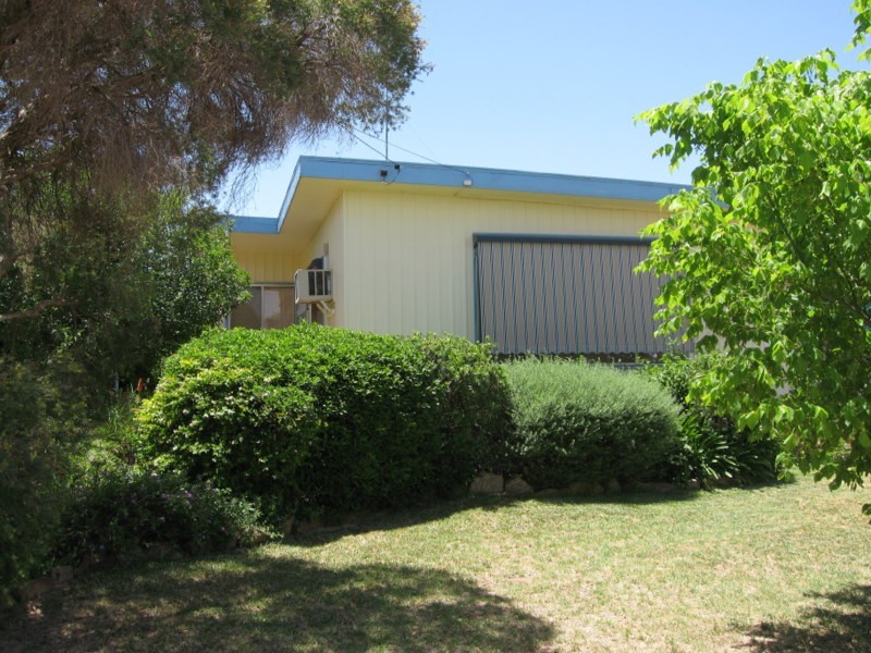 5 Glover Street, Parkes NSW 2870