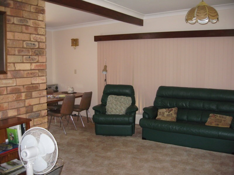 5 Glover Street, Parkes NSW 2870