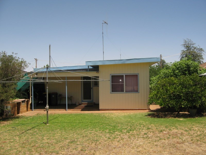 5 Glover Street, Parkes NSW 2870