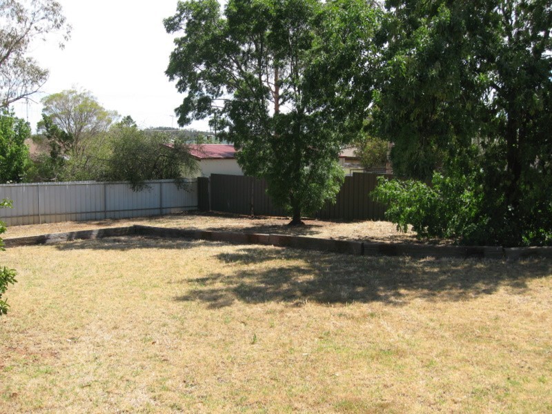 2 Lotus Place, Parkes NSW 2870
