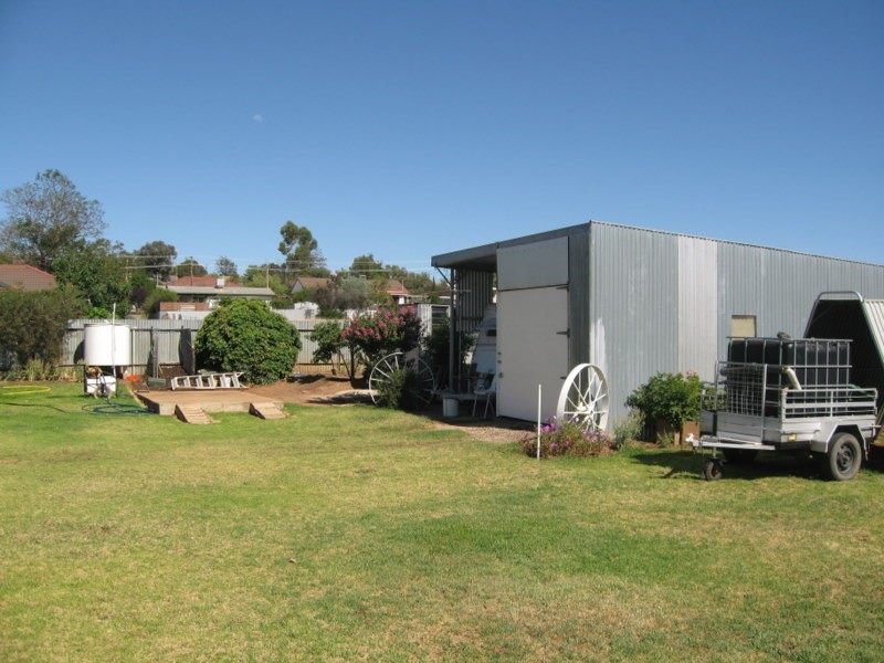 17 Carrington Street, Parkes NSW 2870
