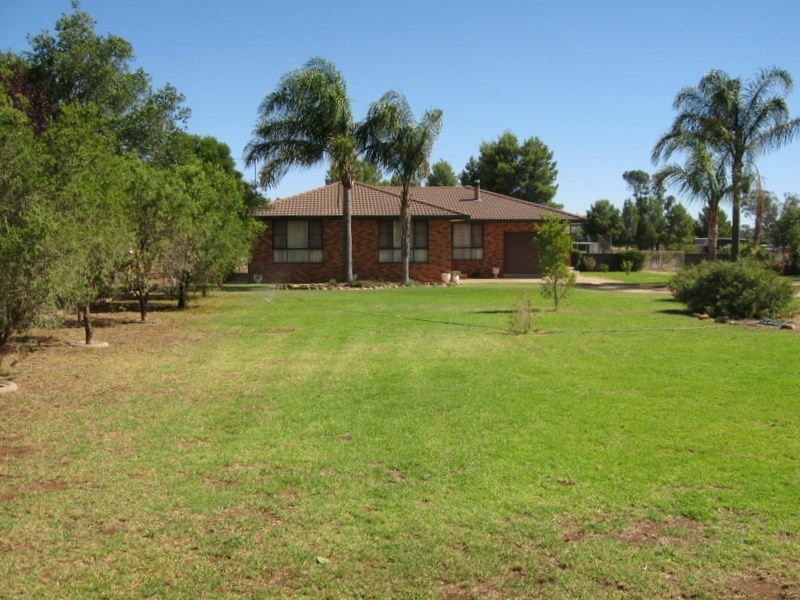 21 Kelly Road, Parkes NSW 2870