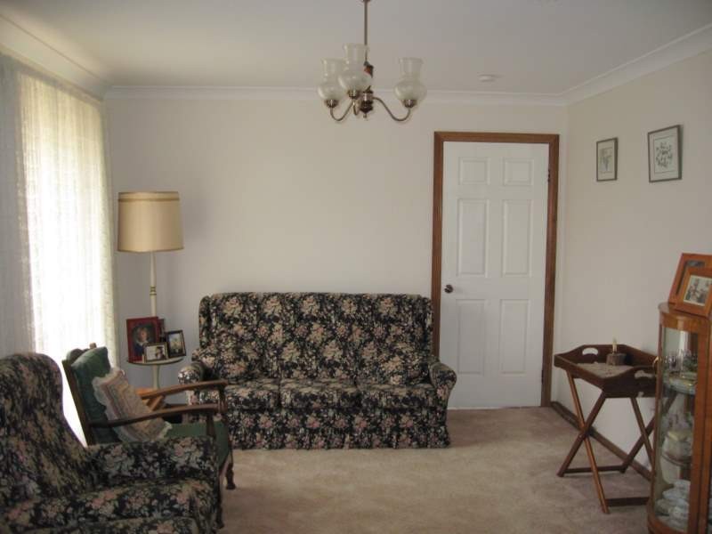 17 Ebelina Crescent, Parkes NSW 2870