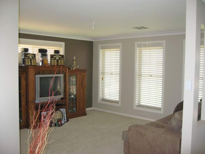 5 Cedar Crescent, Parkes NSW 2870