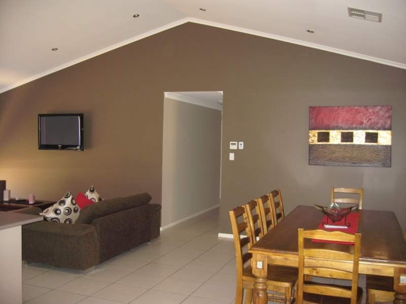 5 Cedar Crescent, Parkes NSW 2870