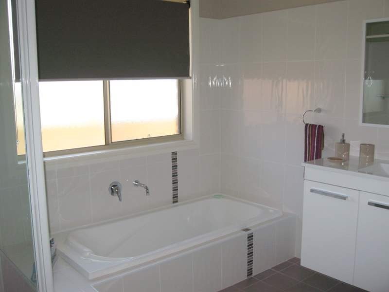 5 Cedar Crescent, Parkes NSW 2870