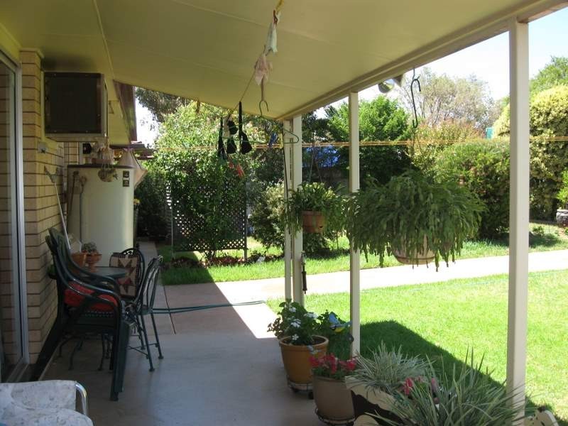 65 Farrer Street, Parkes NSW 2870