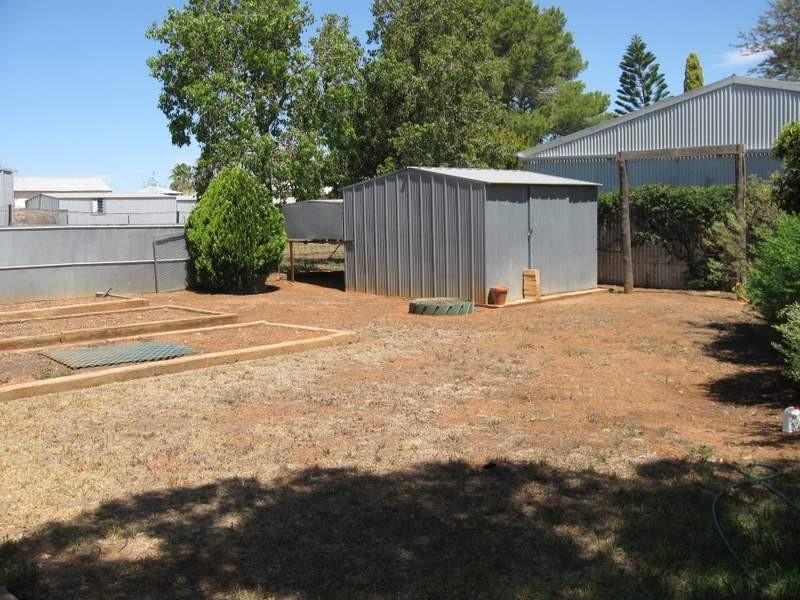 65 Farrer Street, Parkes NSW 2870