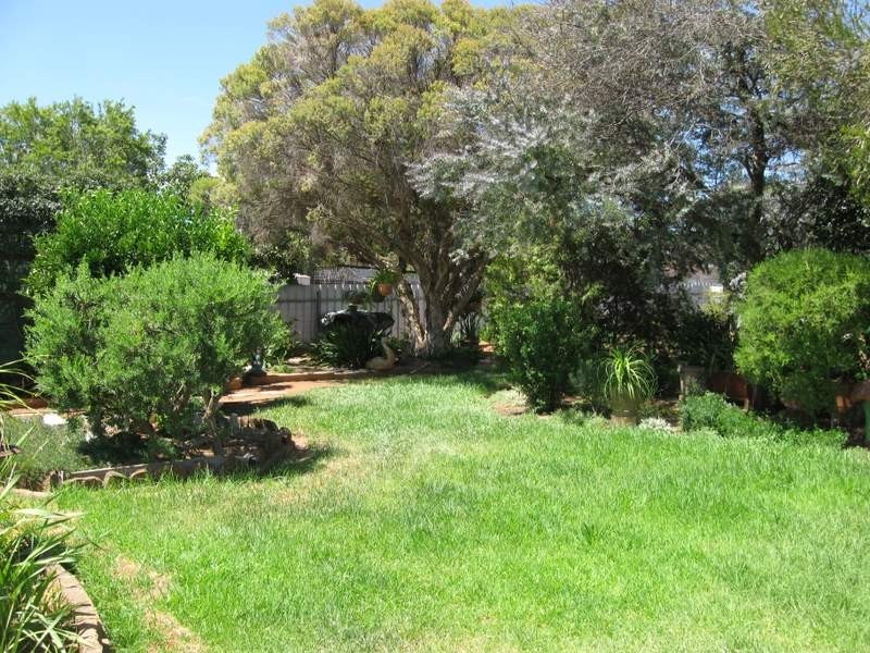 65 Farrer Street, Parkes NSW 2870