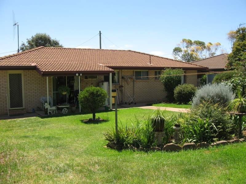 65 Farrer Street, Parkes NSW 2870