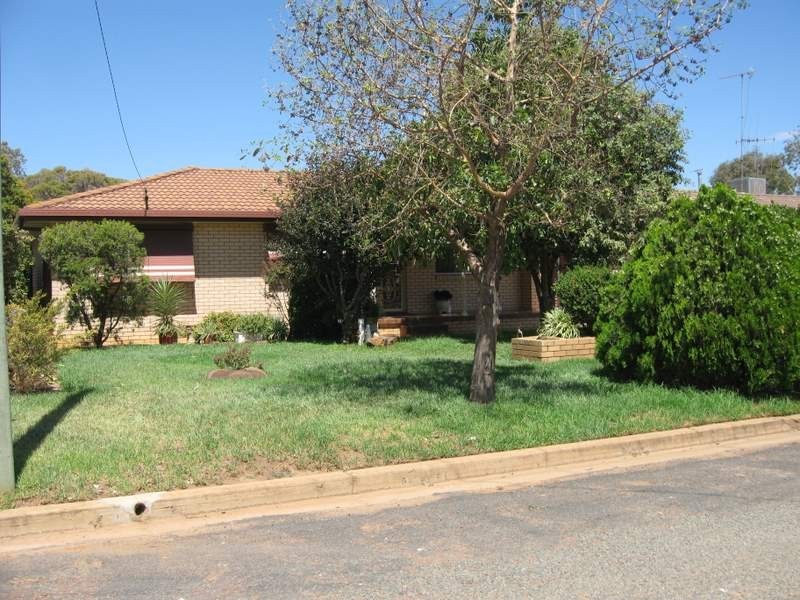 65 Farrer Street, Parkes NSW 2870