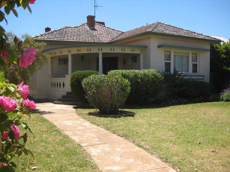 52 Church Street, Parkes NSW 2870