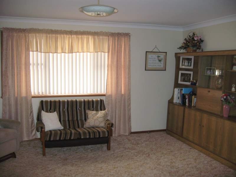 14 Barton Street, Parkes NSW 2870