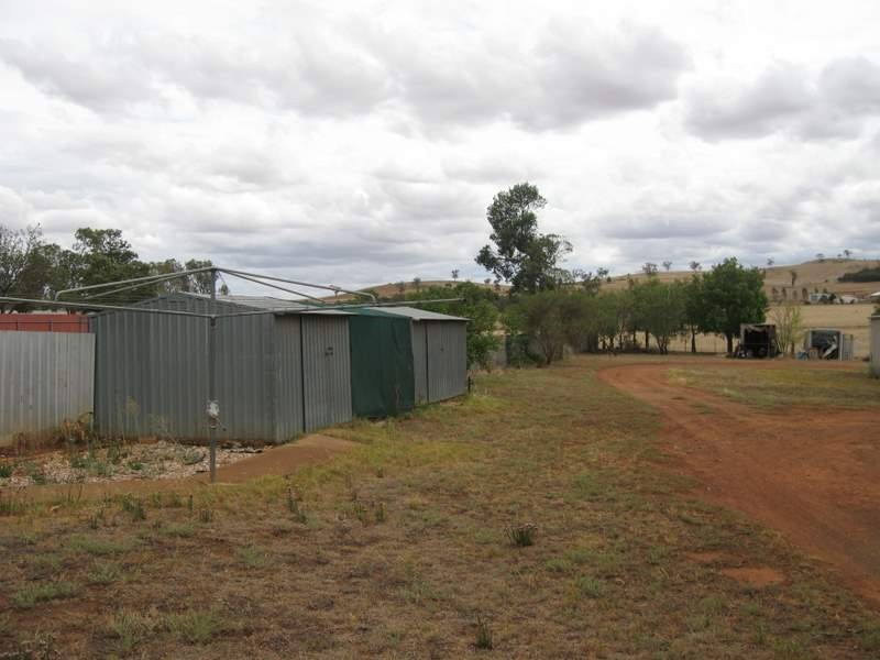14 Barton Street, Parkes NSW 2870