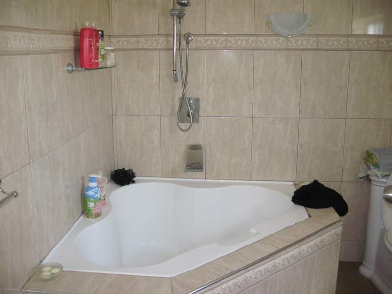 2 Koala Street, Parkes NSW 2870