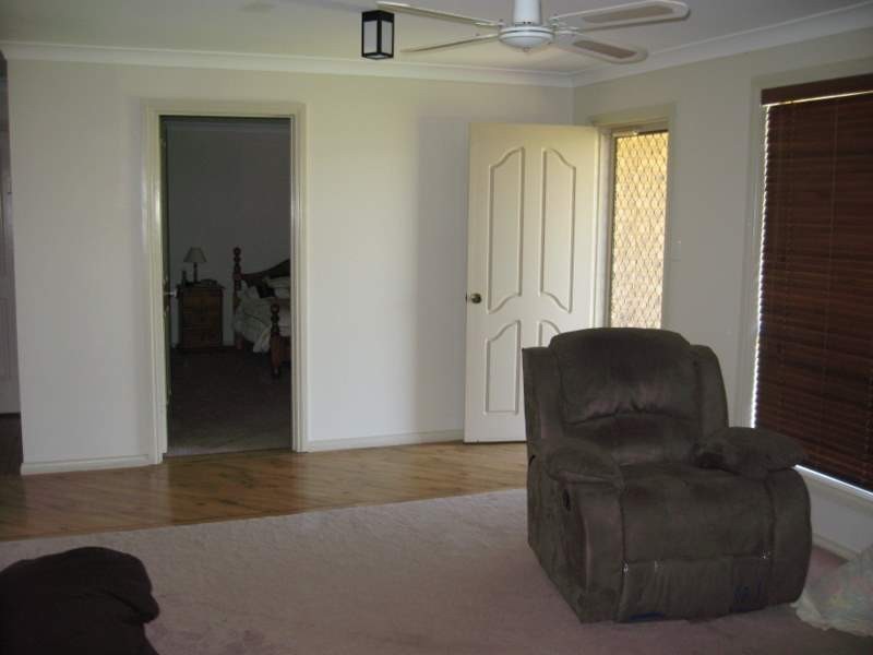 54 Best Street, Parkes NSW 2870