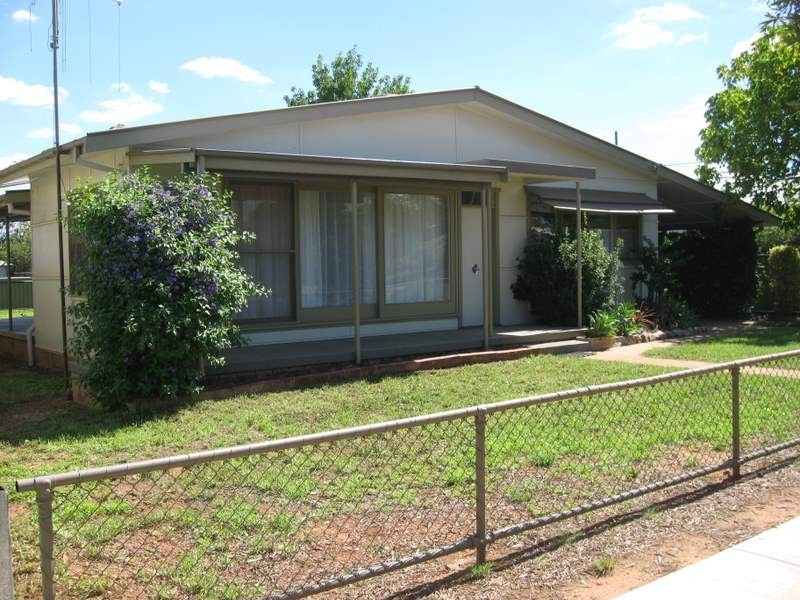 9 Captain Wilson Avenue, Parkes NSW 2870