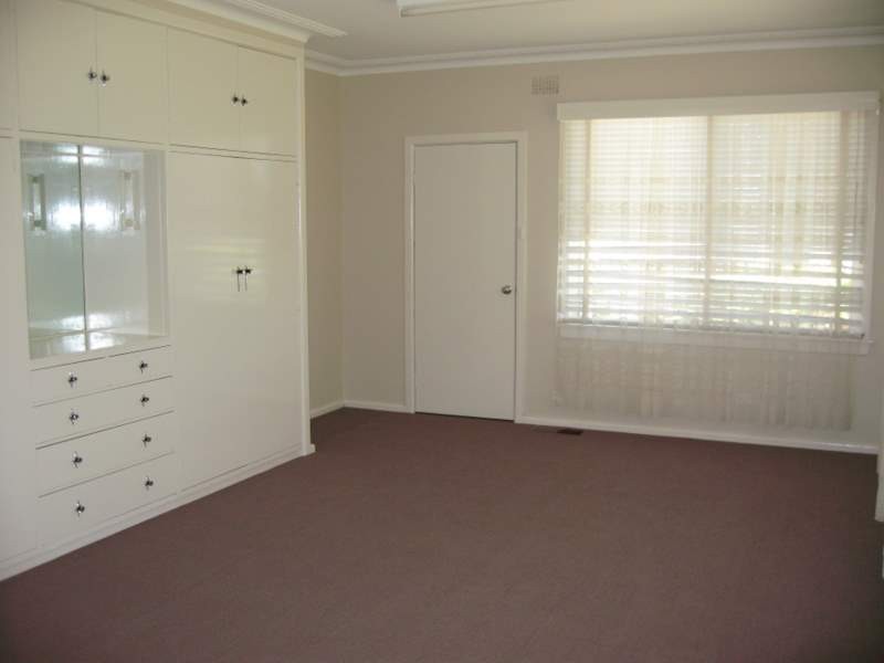 9 Captain Wilson Avenue, Parkes NSW 2870