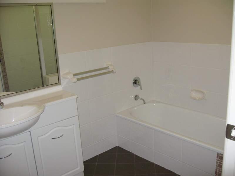 9 Captain Wilson Avenue, Parkes NSW 2870