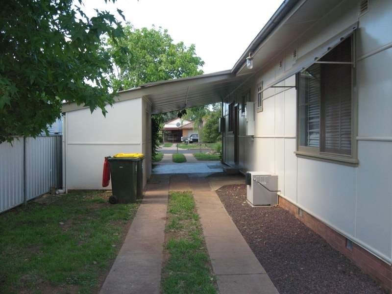 9 Captain Wilson Avenue, Parkes NSW 2870