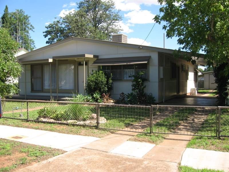 9 Captain Wilson Avenue, Parkes NSW 2870