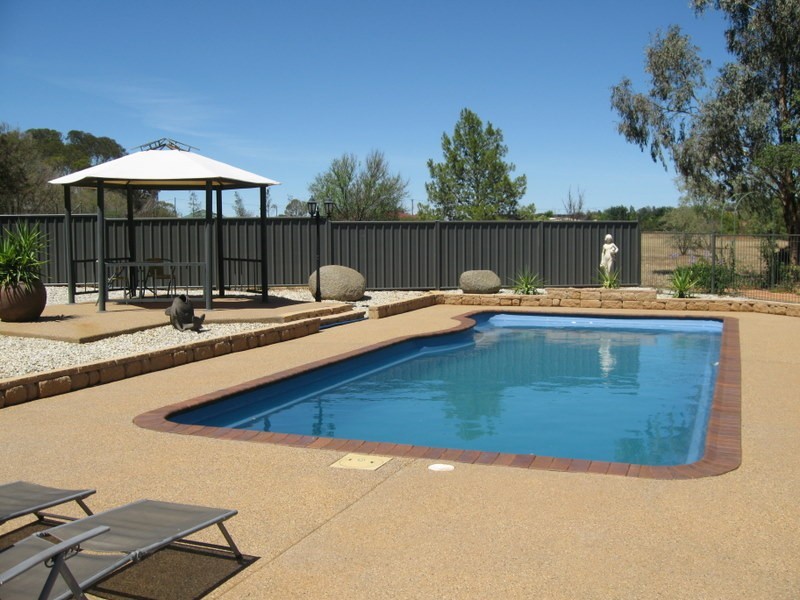 39 Field Road, Parkes NSW 2870