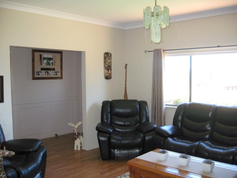 39 Field Road, Parkes NSW 2870