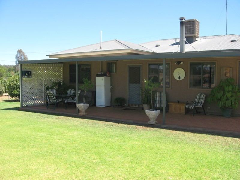 39 Field Road, Parkes NSW 2870