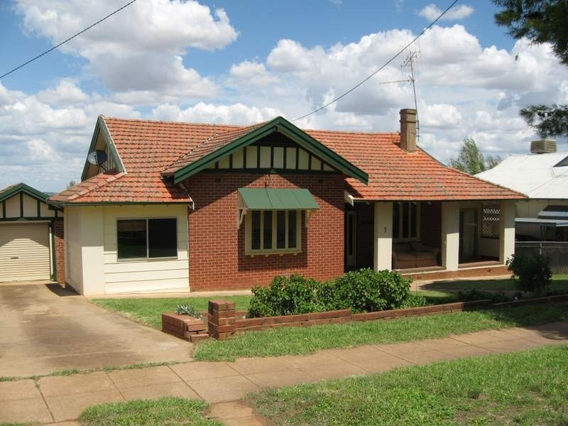 7 Gap Street, Parkes NSW 2870