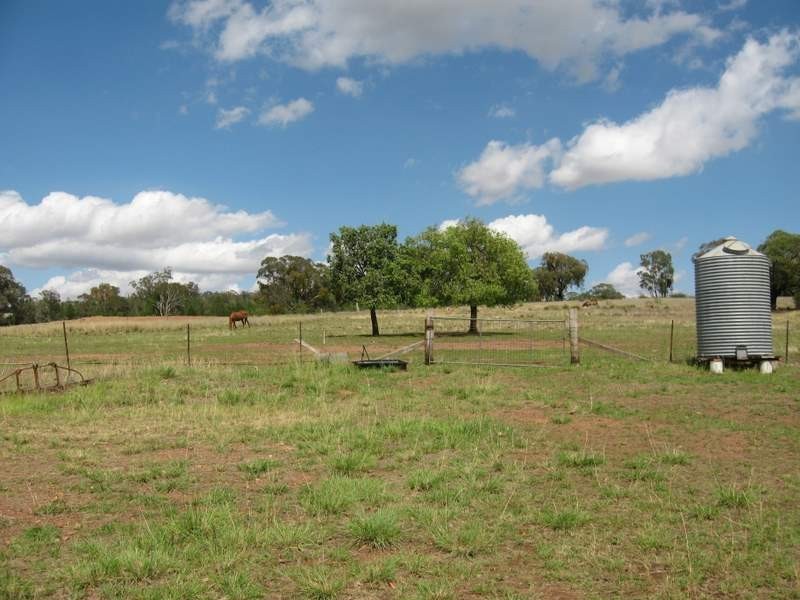 Hazeldene Lake Endeavour Road, Parkes NSW 2870