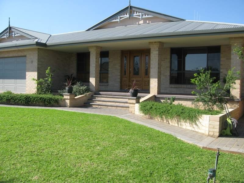 17 Noonan Street, Parkes NSW 2870