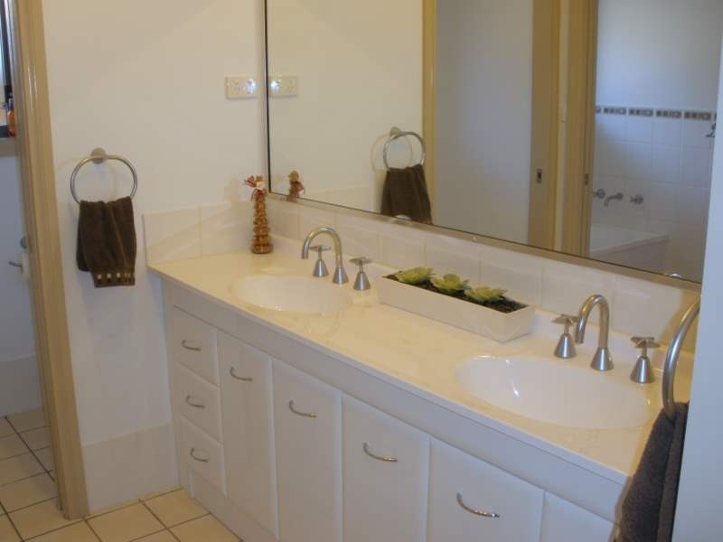 17 Noonan Street, Parkes NSW 2870