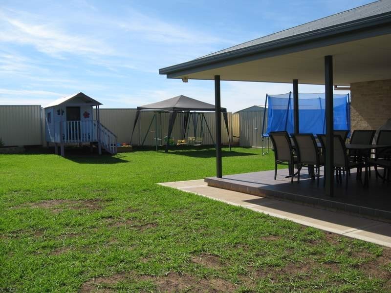 17 Noonan Street, Parkes NSW 2870