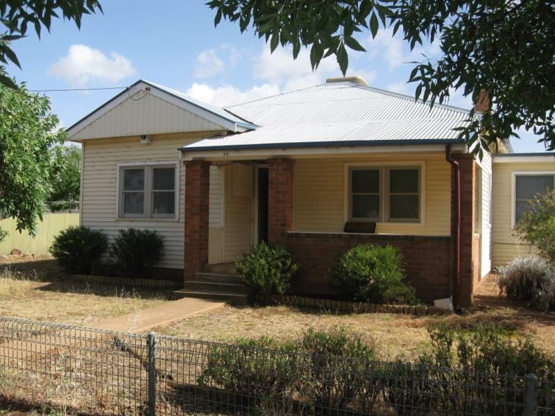 25  Clarinda Street, Parkes NSW 2870