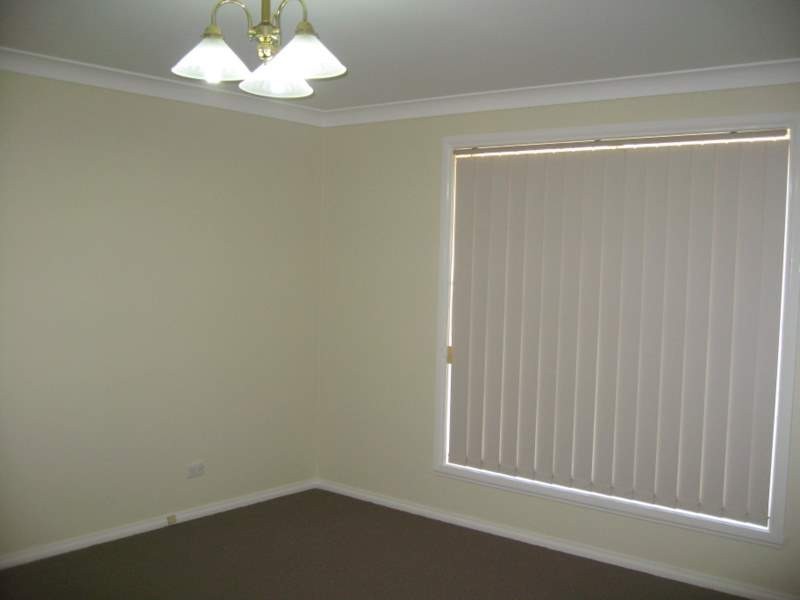 16 Webb Street, Parkes NSW 2870