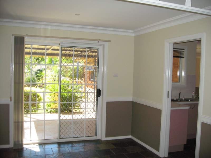 16 Webb Street, Parkes NSW 2870