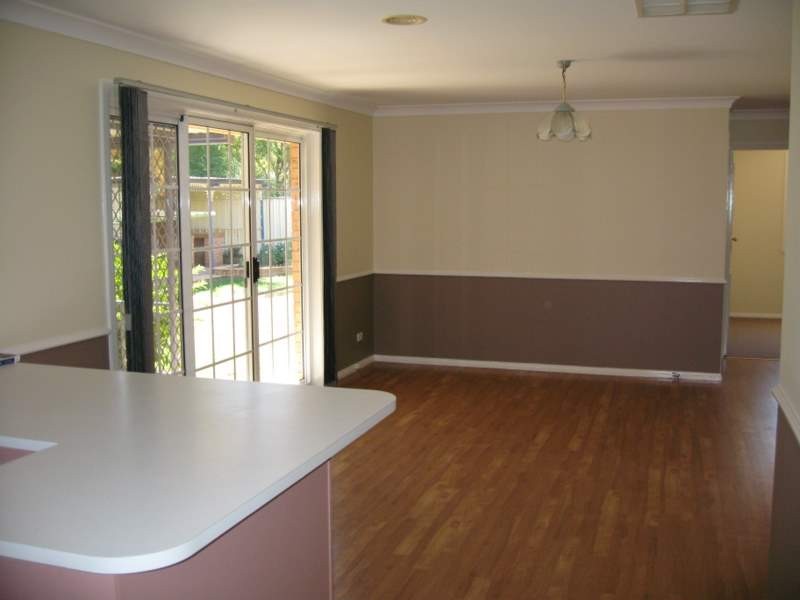 16 Webb Street, Parkes NSW 2870