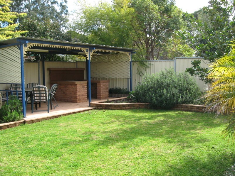 16 Webb Street, Parkes NSW 2870