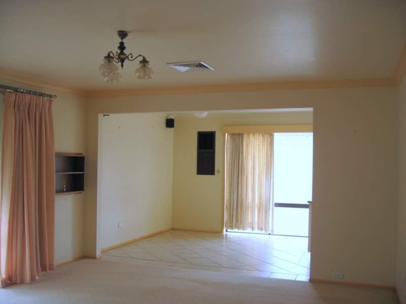 73 East Street, Parkes NSW 2870