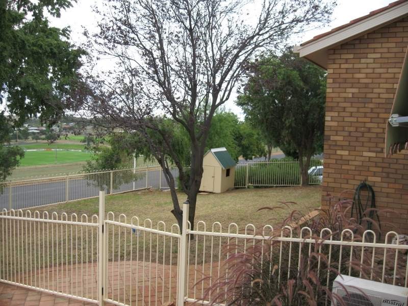 73 East Street, Parkes NSW 2870