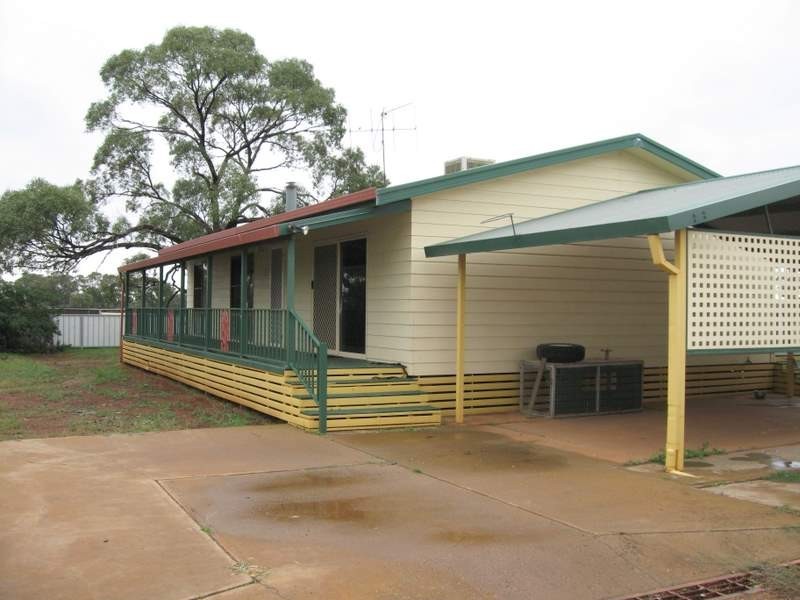 123 Railway Parade, Peak Hill NSW 2869