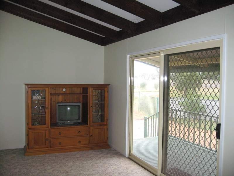 123 Railway Parade, Peak Hill NSW 2869