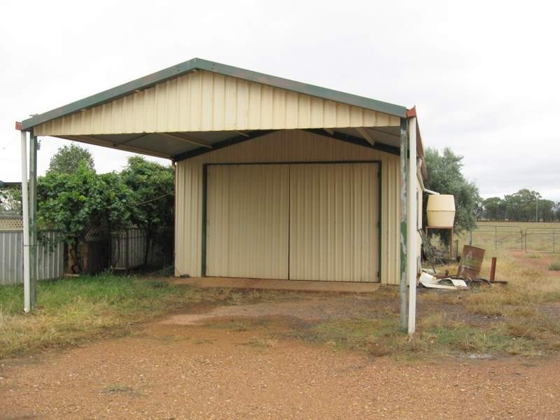 123 Railway Parade, Peak Hill NSW 2869