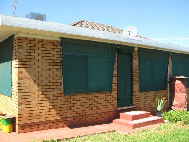 35 Caswell Street, Peak Hill NSW 2869