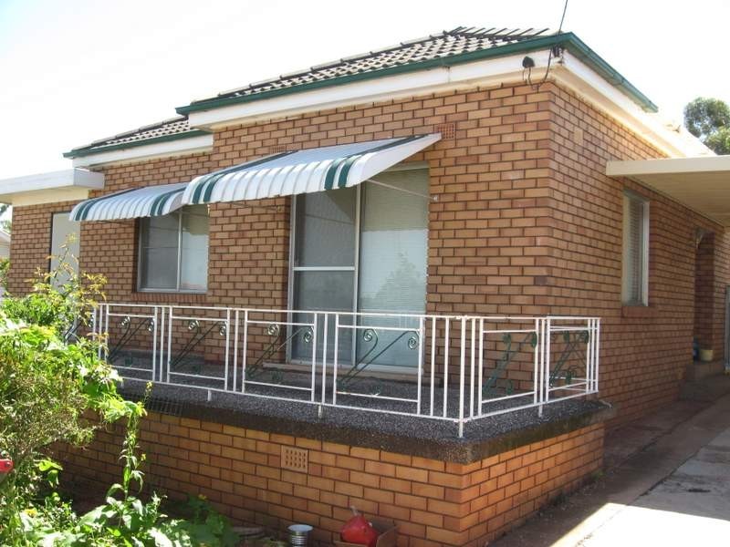 35 Caswell Street, Peak Hill NSW 2869