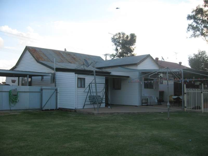 26 Best Street, Parkes NSW 2870