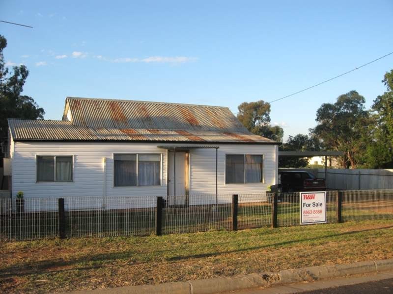 26 Best Street, Parkes NSW 2870